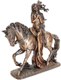 BEDSTE VENINDEGAVE. Figur af den betagende Lady Godiva-figur til hest