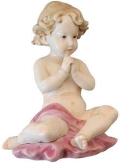 ENGEL FIGUR. Charmerende porcelæn figur. Et symbol på ro og skønhed