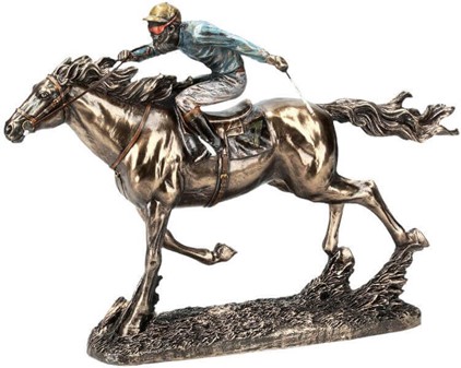 HESTEFIGUR. Imporedende bronzefigur Jockey på hest. Gave til rytter