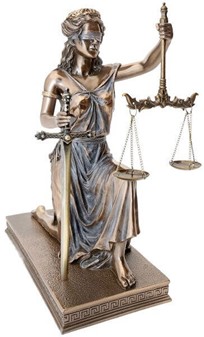 Eksklusiv Justitia figur. Perfekt gave til jurister og nyuddannet