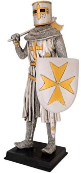 HISTORISK FIGUR. Stående crusader figur med økse og skjold