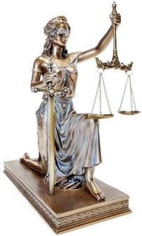 Eksklusiv Justitia figur. Perfekt gave til jurister og nyuddannet