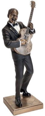 JULEGAVE TIL KÆRESTEN HENDE. Jazz guitarist Veronese bronze figur